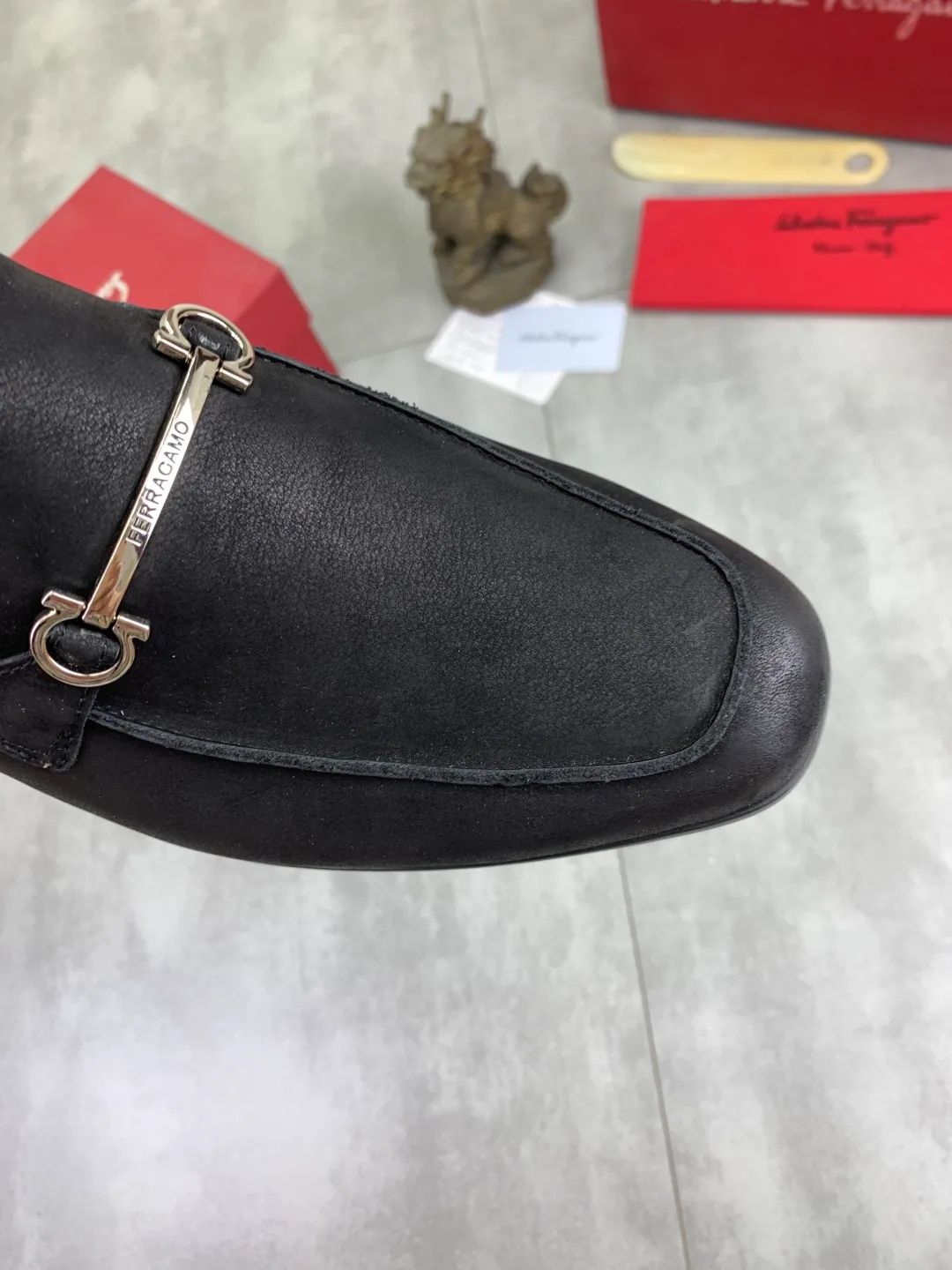 Men's Men's Shoes 💰P560💰[New Style] Water-dyed Niuli 🆘[Salvatore Ferragamo] Ferragamo's latest casual business leather shoes for men! Listed simultaneously! The fabric is made of specially imported original calfskin, the lining is made of imported water-dyed cowhide, and the original combination outsole is absolutely luxurious and leads the fashion trend. Matching code: 39-44 (45 46 customized) 2️⃣ colors available
